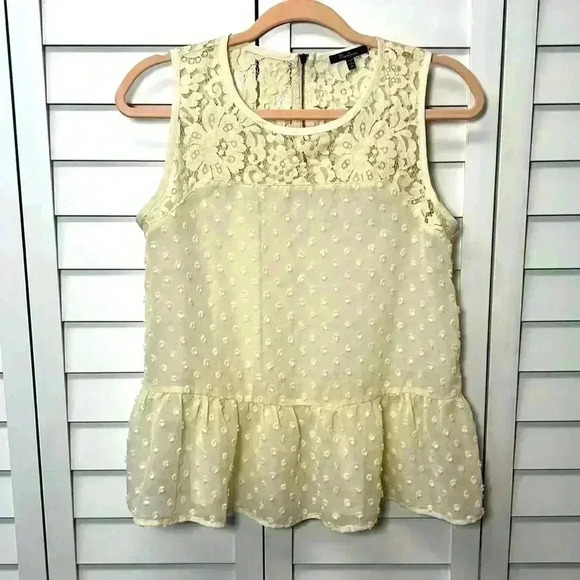 Monteau Sleeveless Lace Swiss Dot Ruffle Top Size Medium Cream - Picture 1 of 8